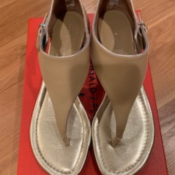 donald pliner thong sandals